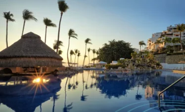 Hotel Las Hadas by Brisas